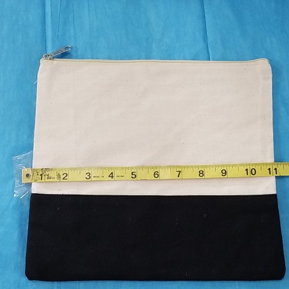 Makeup Canvas Bag With Black Stripe NWOT - Picture 2 of 6